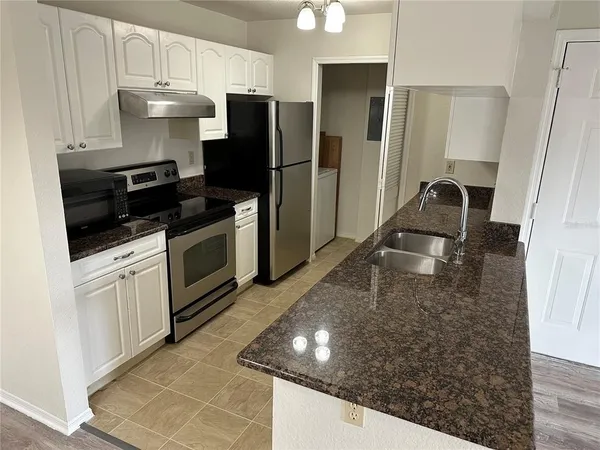 $1,590 | 2550 North Alafaya Trail, Unit 3301, Orlando, FL 32826