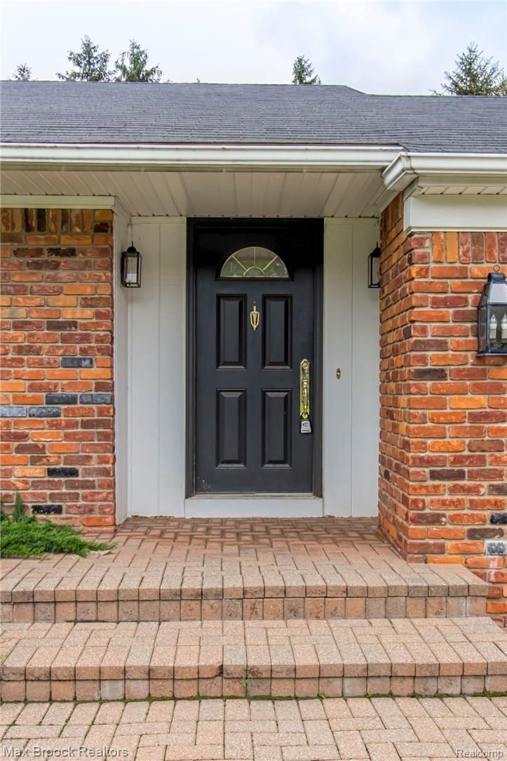35772 Congress Road Farmington, MI 48335 - Photo 2 of 25 35772 Congress-4.jpg