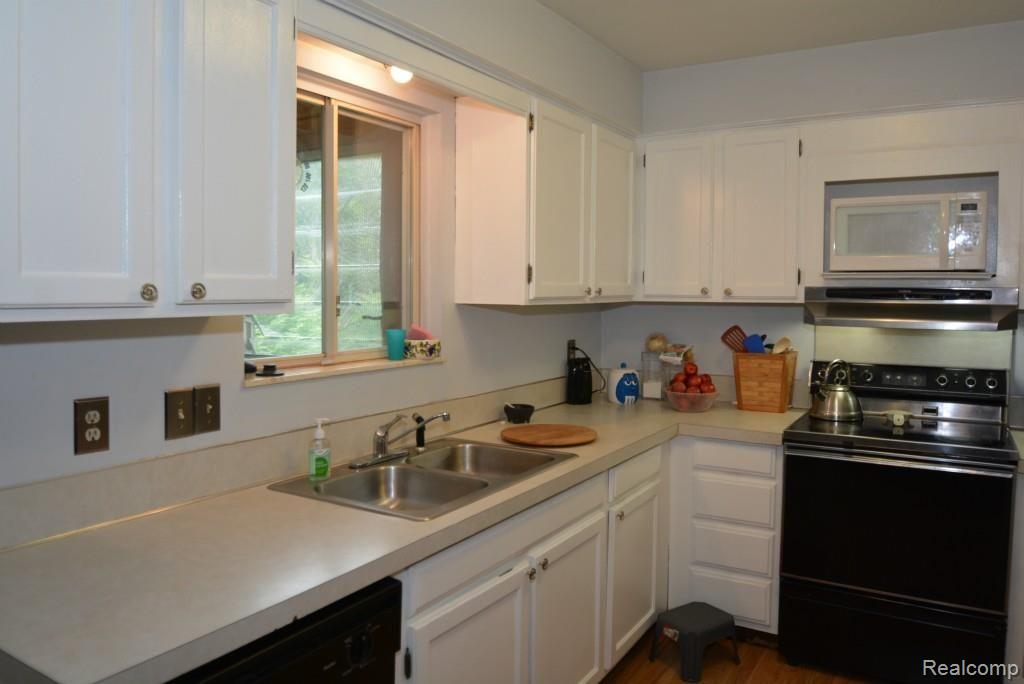 3530 Lippincott Road Lapeer, MI 48446 - Photo 18 of 60 3530 Lippincott (60).jpg