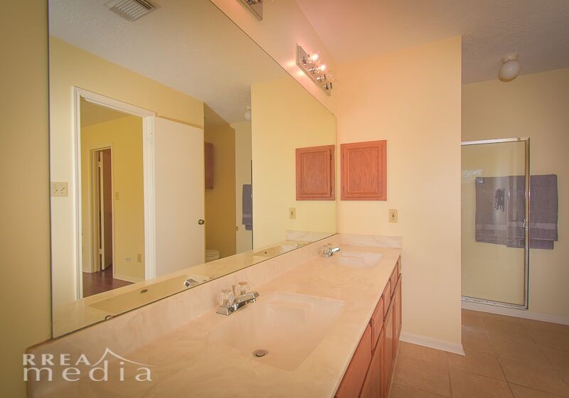 19723 Glenfinch Lane Spring, TX 77379 - Photo 19 of 39 Primary Bathroom