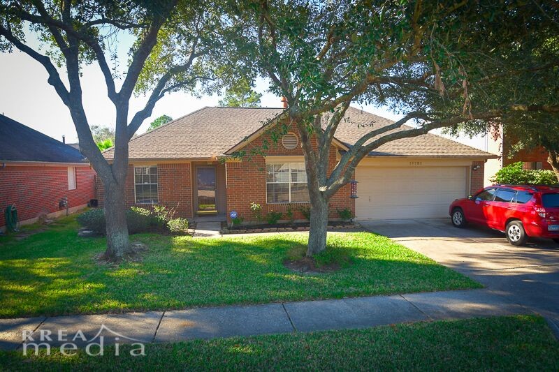 19723 Glenfinch Lane Spring, TX 77379 - Photo 2 of 39 Nicely updated home is ready for move in