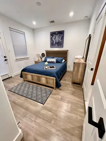 $3,500 | 1528 Chestnut Street, Houston, TX 77009