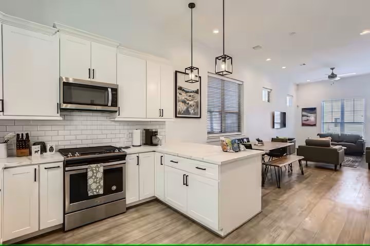 1528 Chestnut Street Houston, TX 77009 - Photo 8 of 31