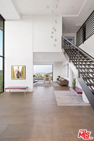 a view of livingroom with furniture