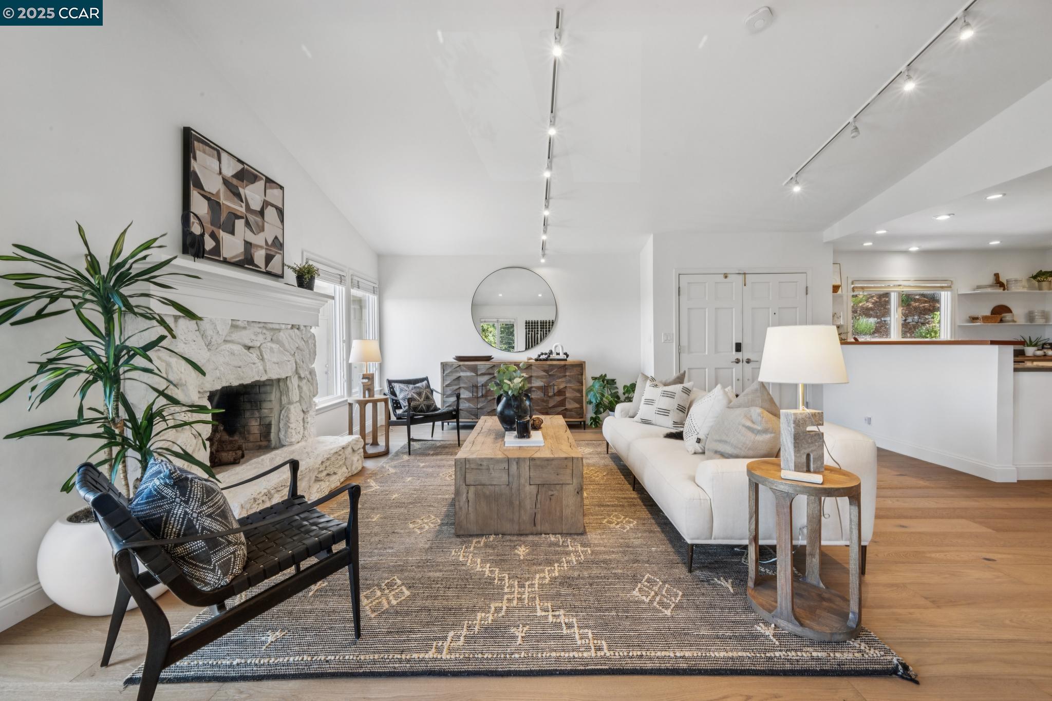 58 Buckeye Avenue Oakland, CA 94618 - Photo 12 of 53