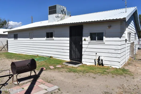 $200,000 | 830 West Airport Road, Willcox, AZ 85643