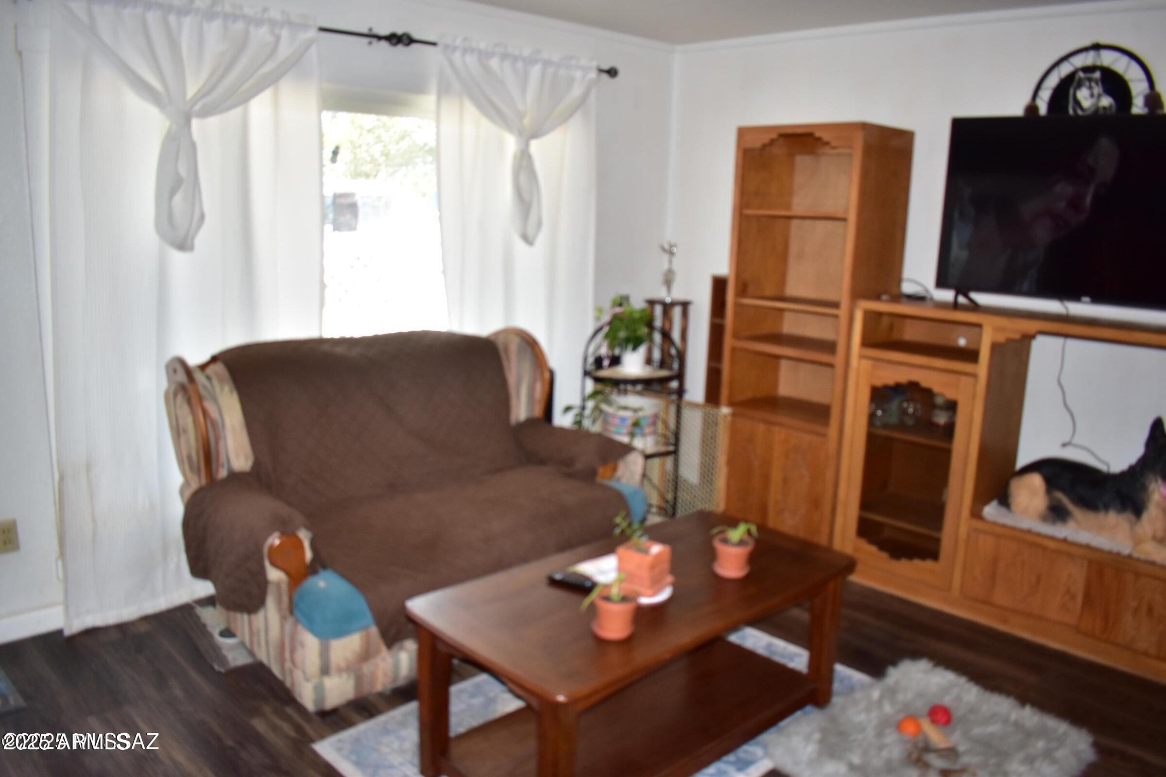 830 West Airport Road Willcox, AZ 85643 - Photo 4 of 20 Living Room