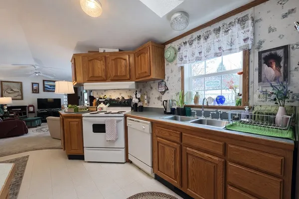 $89,900 | 70 Bluebird Lane, Lyndon, VT 05851