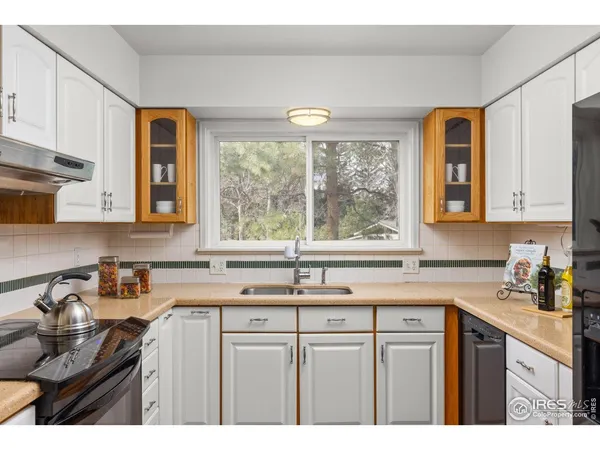 $949,900 | 6174 Brigadoon Court, Longmont, CO 80503