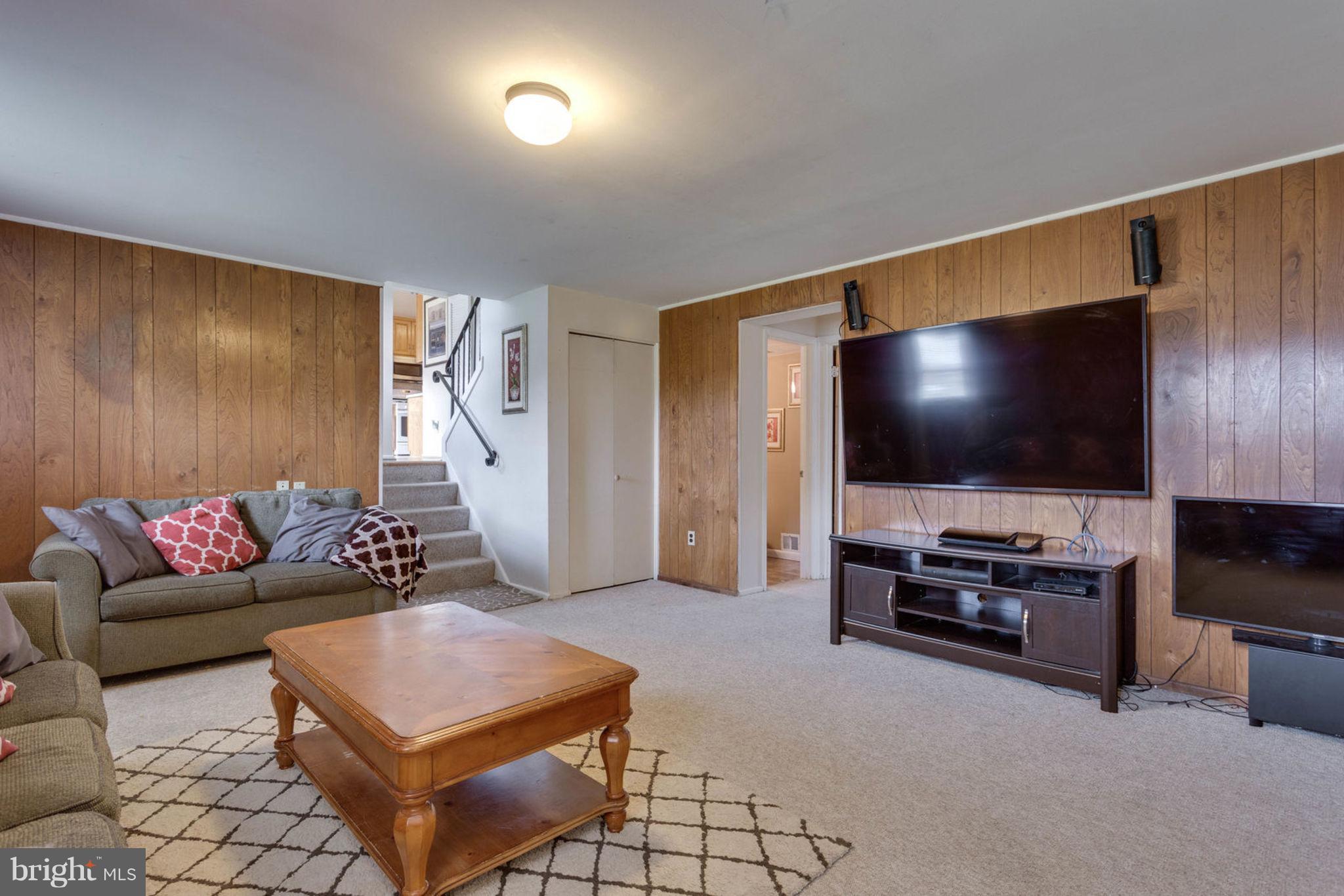 6420 Meriwether Lane Springfield, VA 22150 - Photo 11 of 27 Family Room