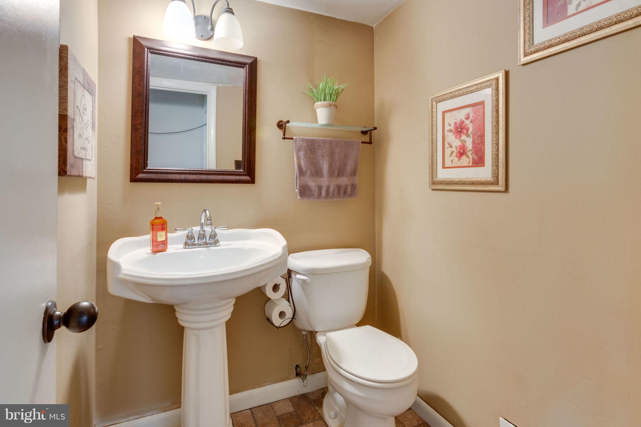6420 Meriwether Lane Springfield, VA 22150 - Photo 12 of 27 Main level bathroom