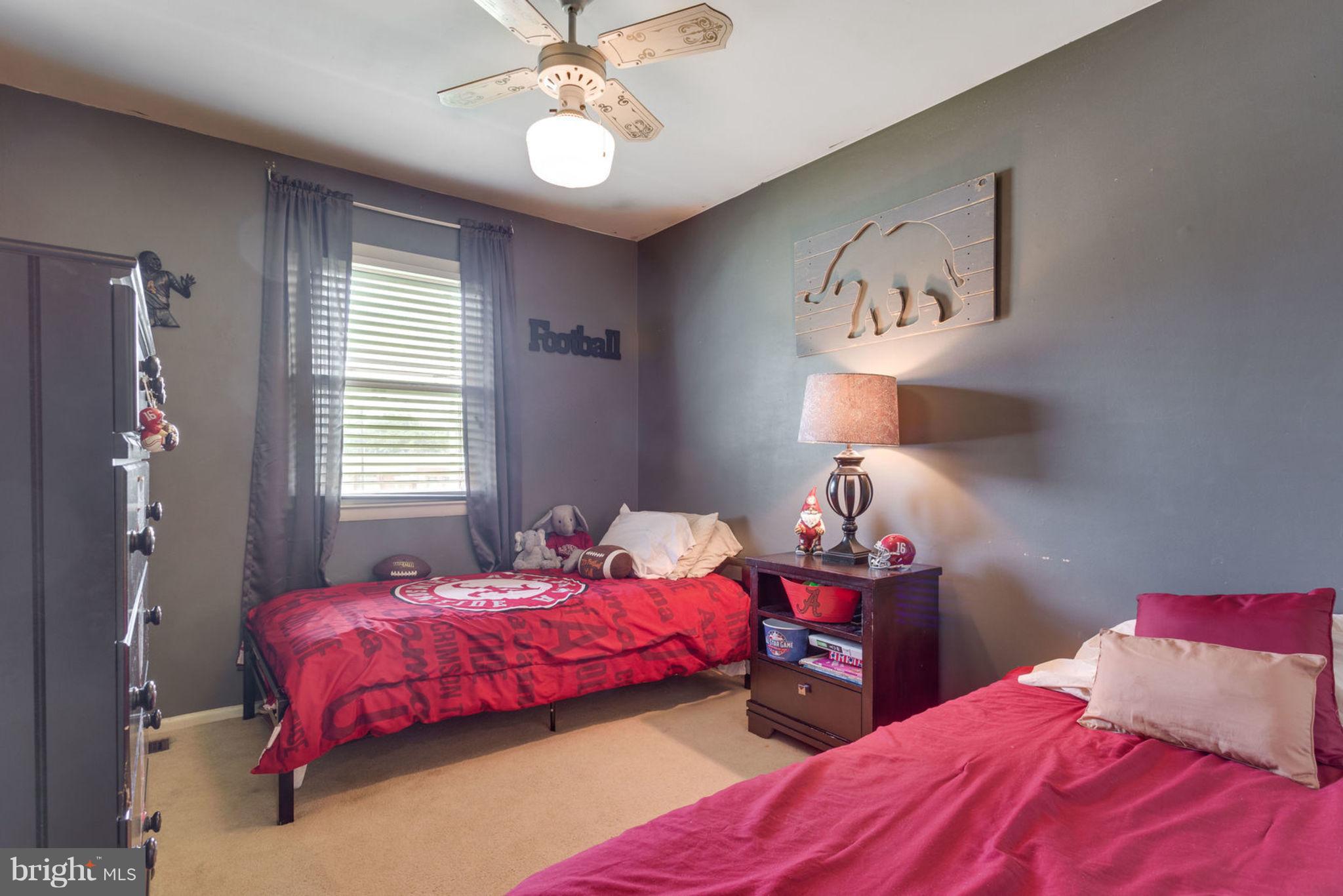 6420 Meriwether Lane Springfield, VA 22150 - Photo 16 of 27 Additional bedroom, large