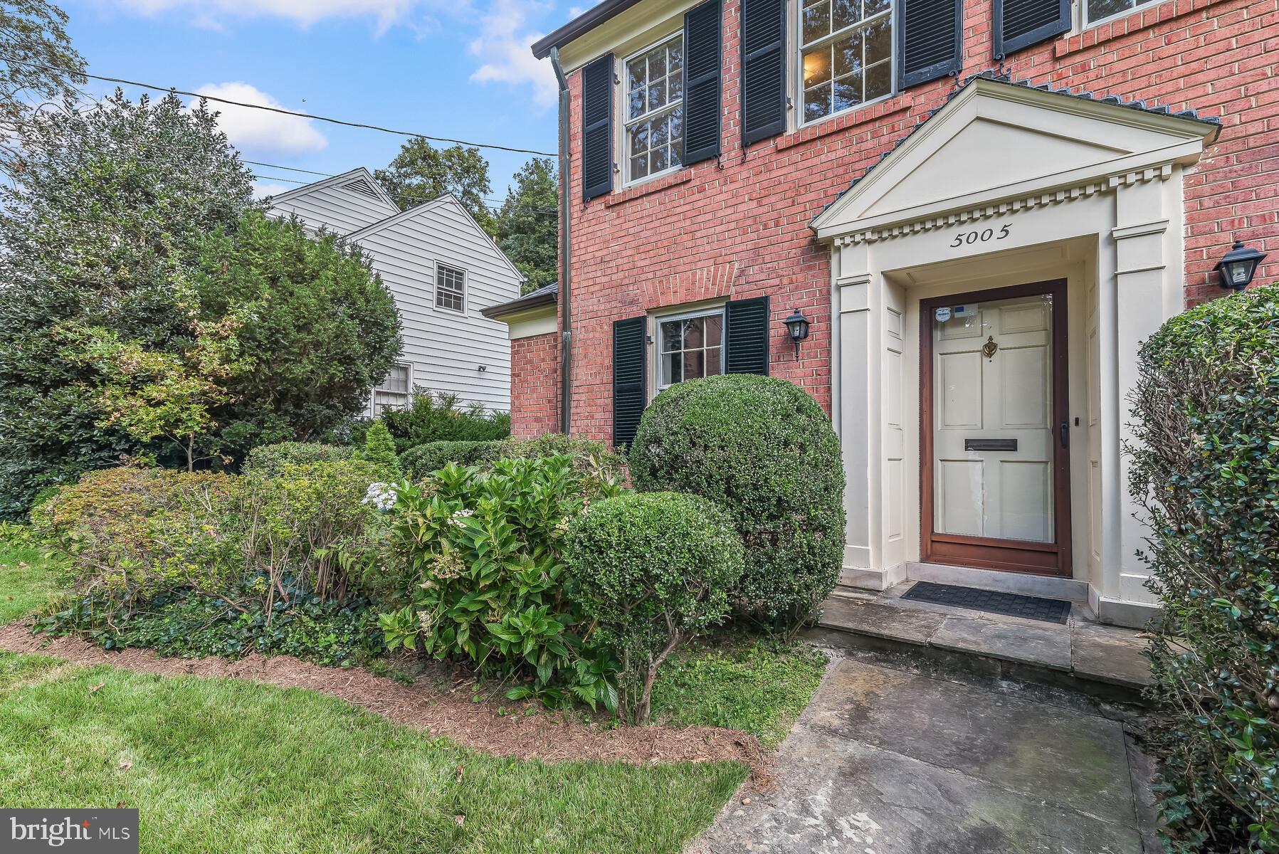 5005 Baltan Road Bethesda, MD 20816 - Photo 3 of 39 Gallery Image 3
