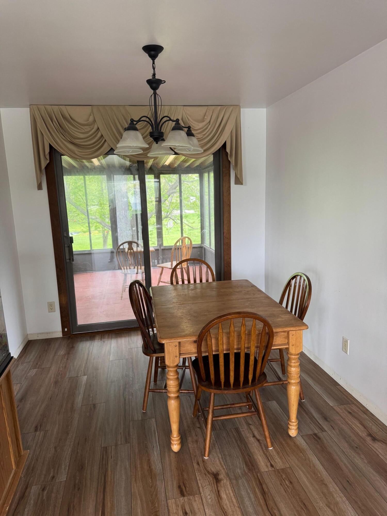 8430 Bell Street Crown Point, IN 46307 - Photo 3 of 15 1500x2000