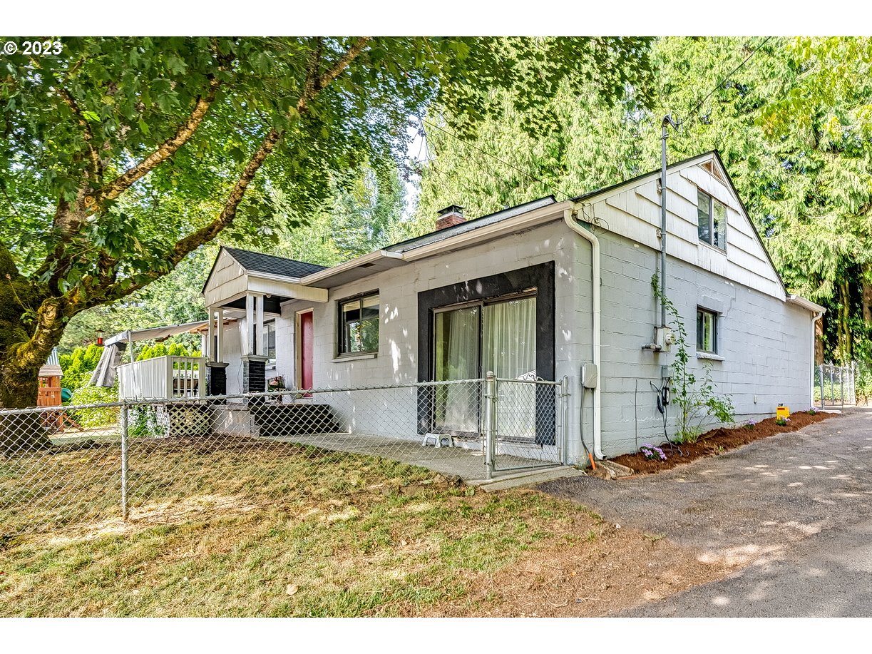 32635 Southeast Hurlburt Road Corbett, OR 97019 - Photo 3 of 44 Gallery Image 3