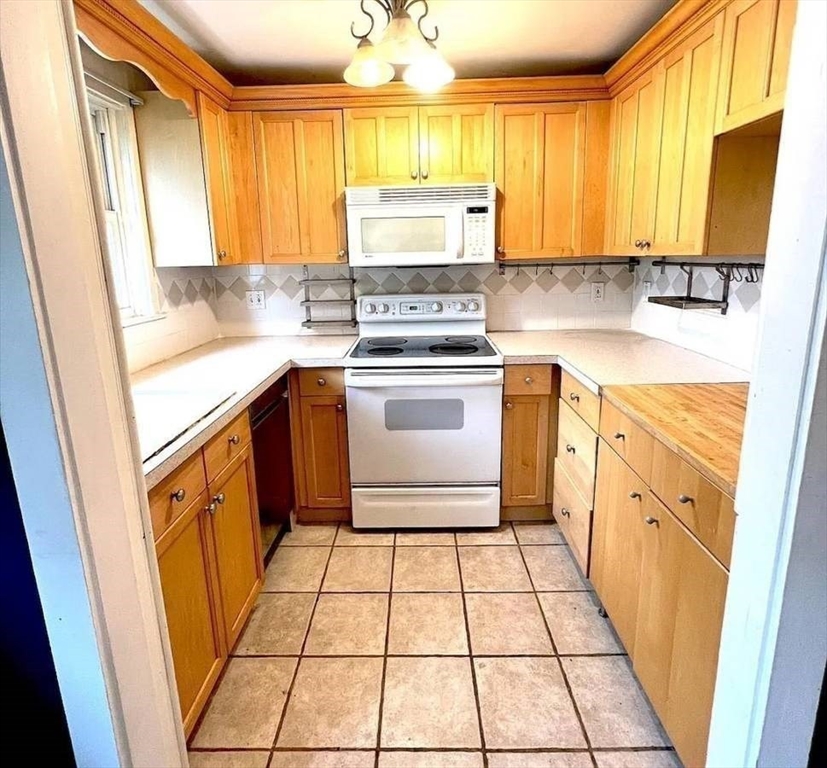 200 Maple Street, Unit 2 Boston, MA 02132 - Photo 6 of 11