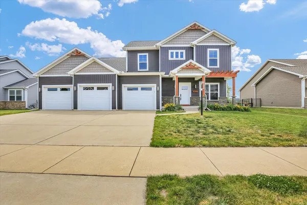 $467,000 | 1417 Fieldstone Drive, Savoy, IL 61874