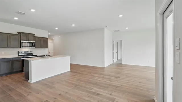 $328,990 | 4118 Olivia Lane, Sanger, TX 76266