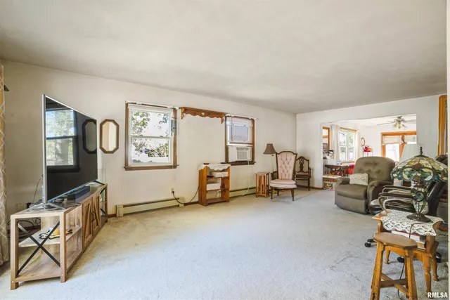 $210,000 | 904 5th Street, Erie, IL 61250