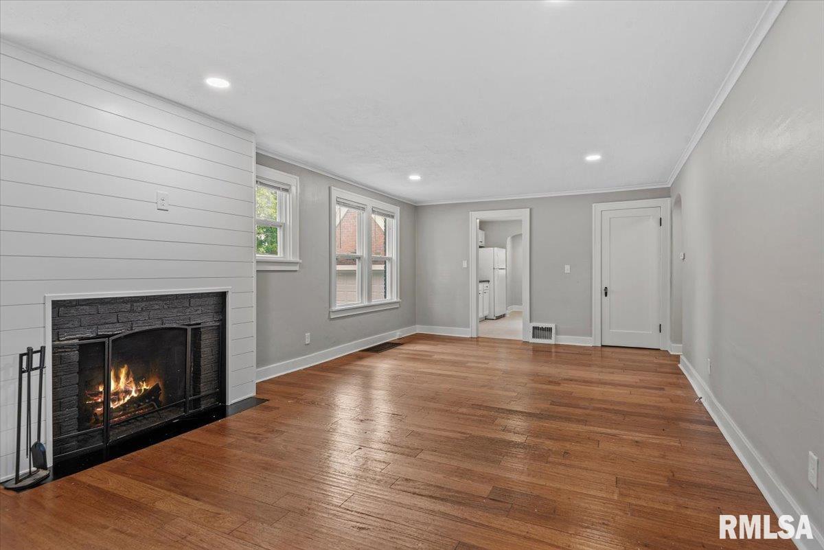 1902 Dial Court Springfield, IL 62704 - Photo 3 of 28