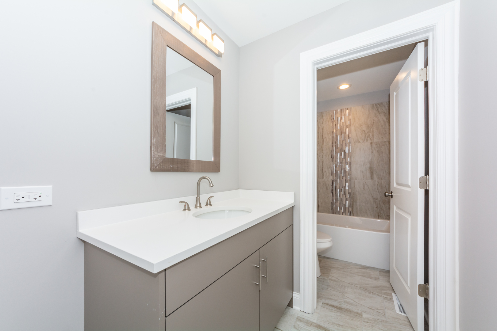 7809 South Rhodes Avenue Chicago, IL 60619 - Photo 31 of 46 Gallery Image 31
