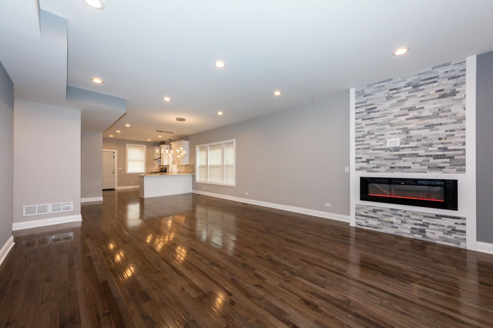 7809 South Rhodes Avenue Chicago, IL 60619 - Photo 8 of 46 Gallery Image 8