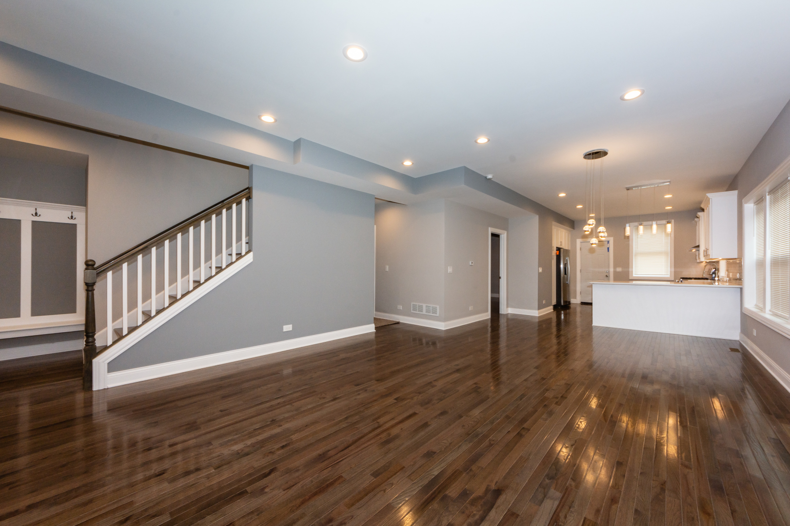 7809 South Rhodes Avenue Chicago, IL 60619 - Photo 9 of 46 Gallery Image 9