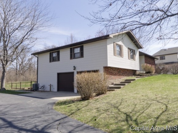 6329 Country Trail Rochester, IL 62563 - Photo 3 of 20