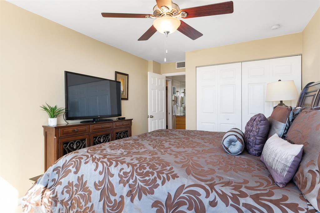 5855 Midnight Pass Road, Unit 520 Sarasota, FL 34242 - Photo 16 of 59