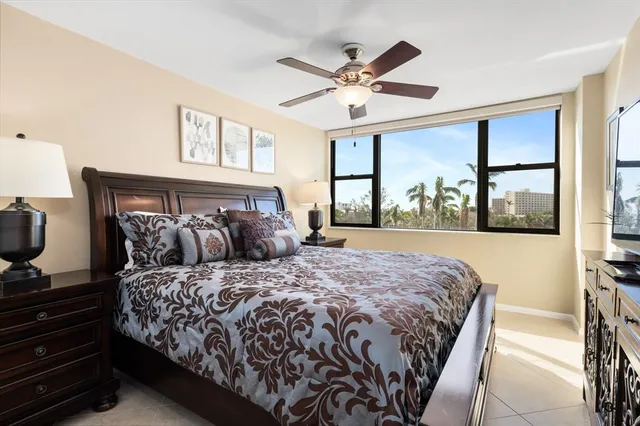 $730,000 | 5855 Midnight Pass Road, Unit 520, Sarasota, FL 34242