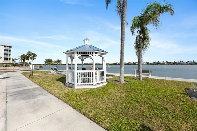 $730,000 | 5855 Midnight Pass Road, Unit 520, Sarasota, FL 34242