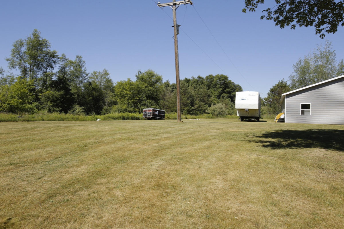 2005 Baseline Road Augusta, MI 49012 - Photo 25 of 35 2005 baseline road-129