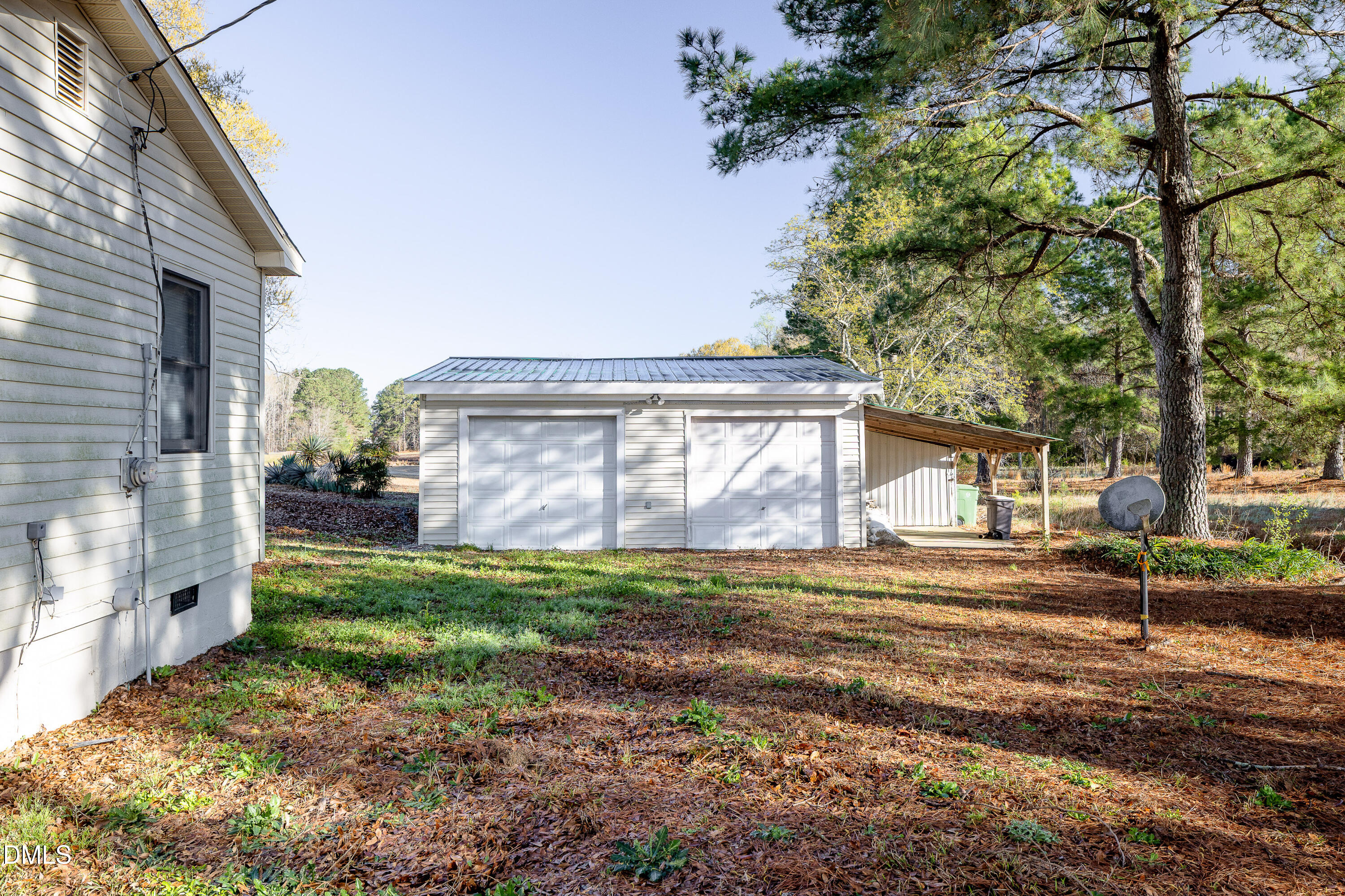 4474 Autryville Road Autryville, NC 28318 - Photo 2 of 26 a backyard of a house