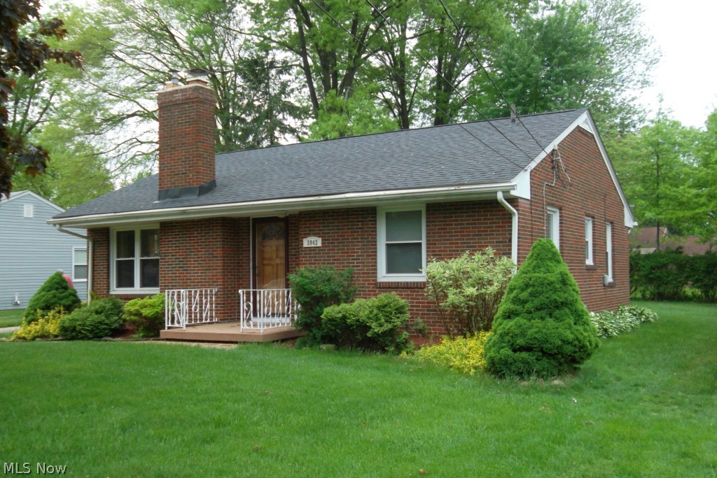 3942 Dover Road Youngstown, OH 44511 - Photo 1 of 14 Welcome to