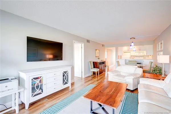 $5,900 | 40 Northeast Plantation Road, Unit 203, Jensen Beach, FL 34957