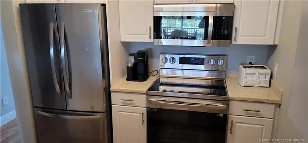 $5,900 | 40 Northeast Plantation Road, Unit 203, Jensen Beach, FL 34957