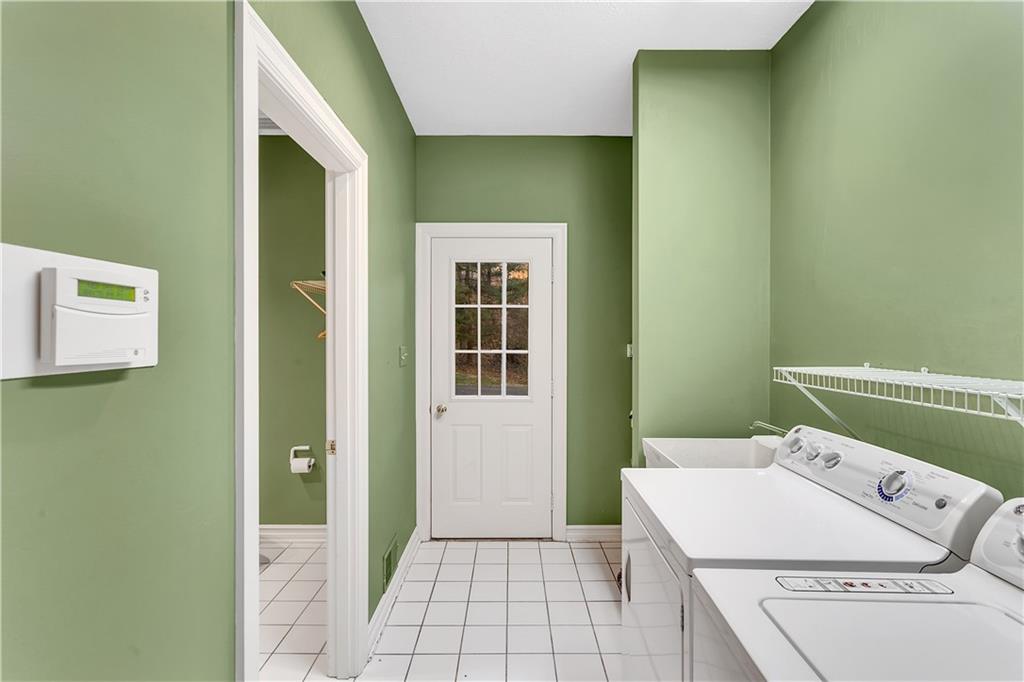 413 Windmere Drive Pittsburgh, PA 15238 - Photo 28 of 50 a utility room with a washer and dryer