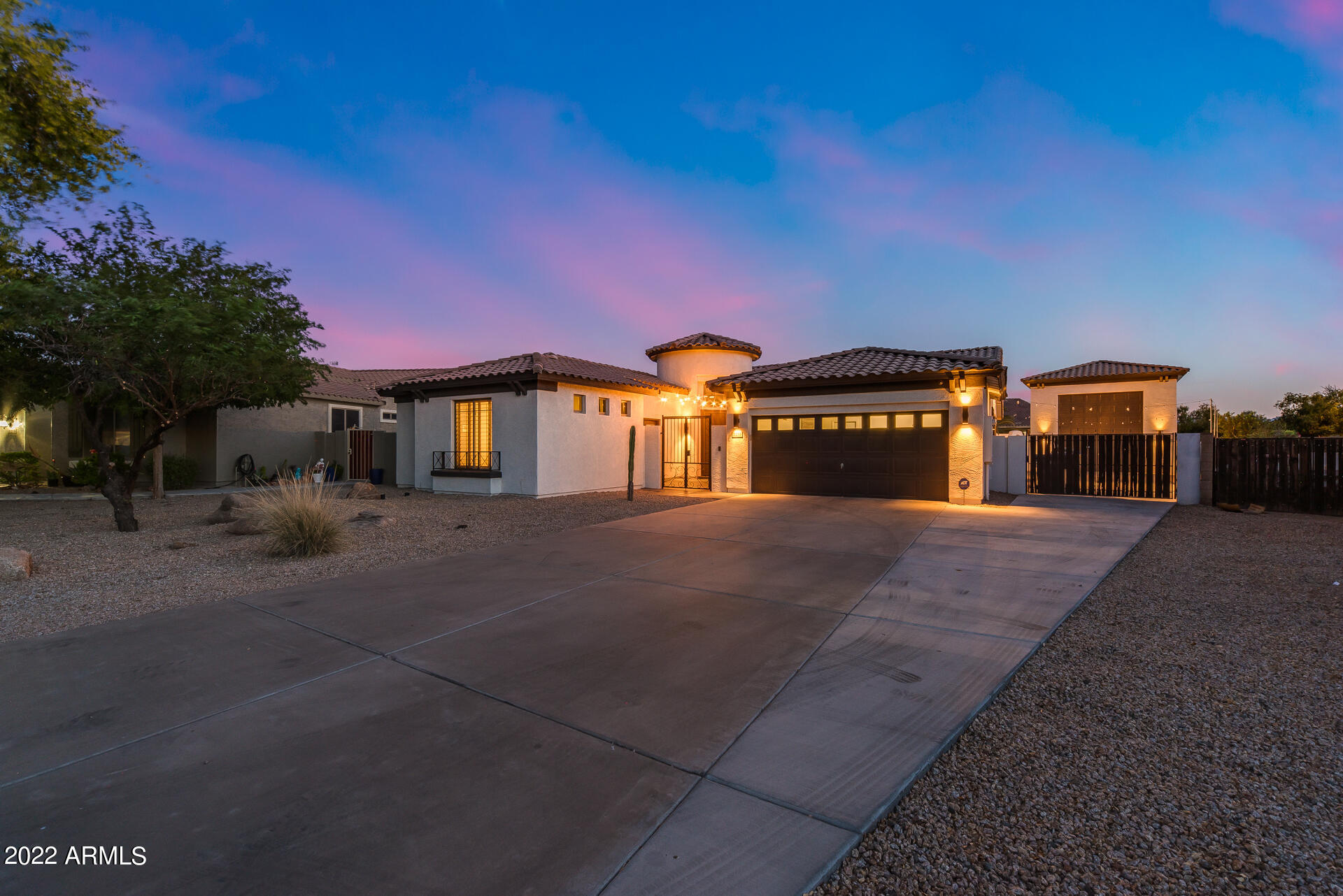2233 West Harwell Rd. Phoenix, AZ 85041 - Photo 1 of 63 6