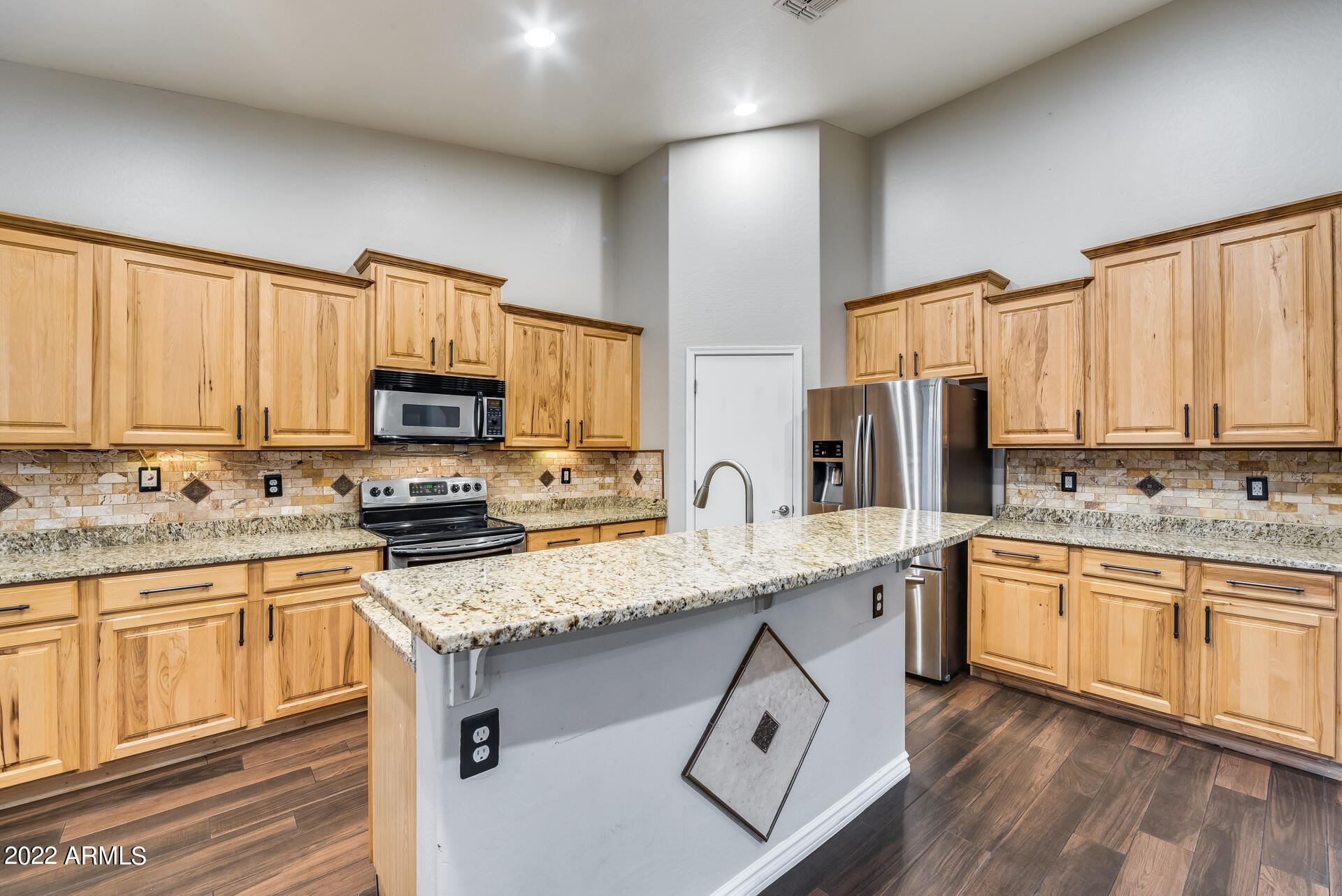 2233 West Harwell Rd. Phoenix, AZ 85041 - Photo 13 of 63 18