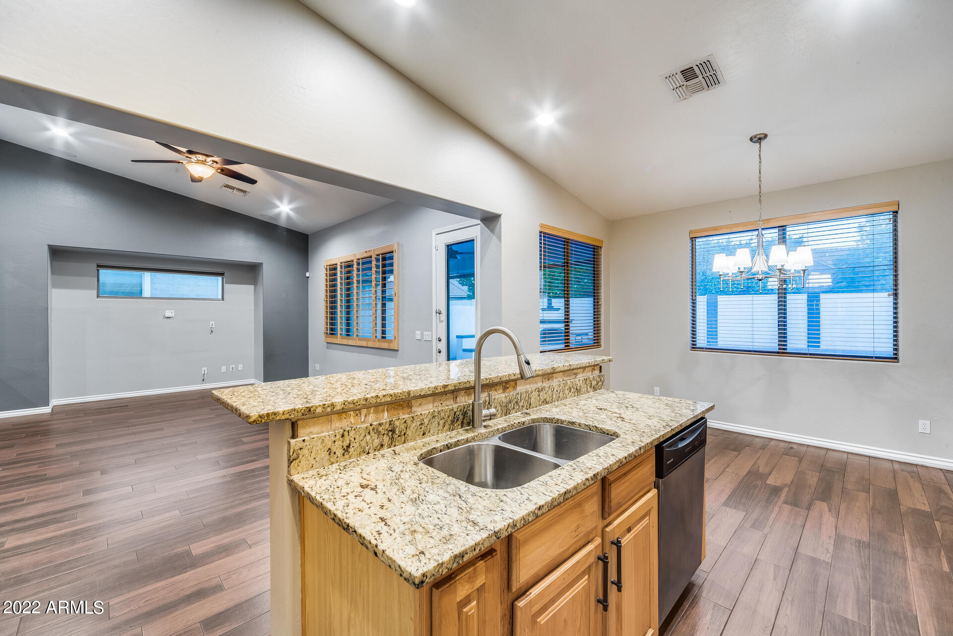 2233 West Harwell Rd. Phoenix, AZ 85041 - Photo 15 of 63 20