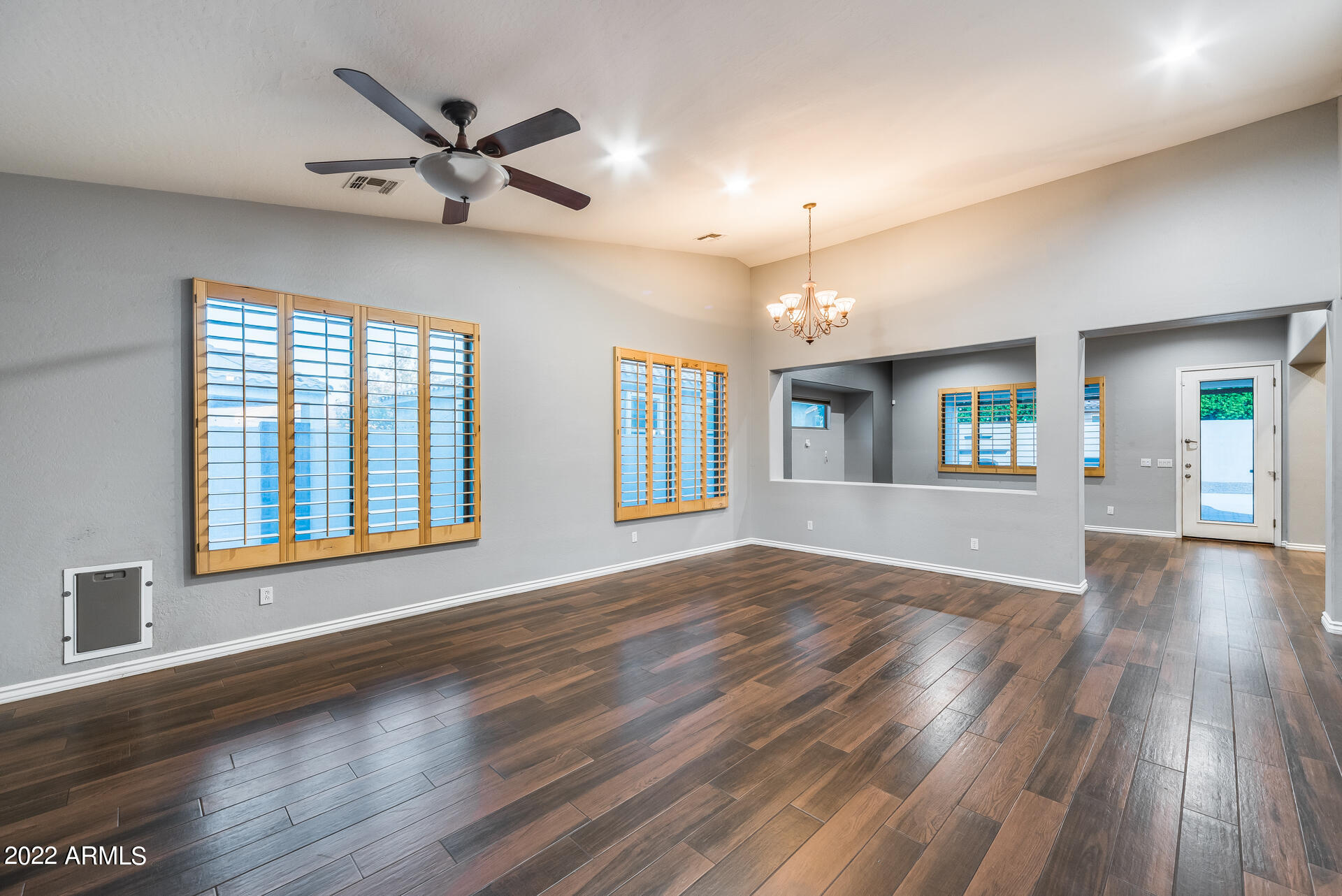 2233 West Harwell Rd. Phoenix, AZ 85041 - Photo 7 of 63 12