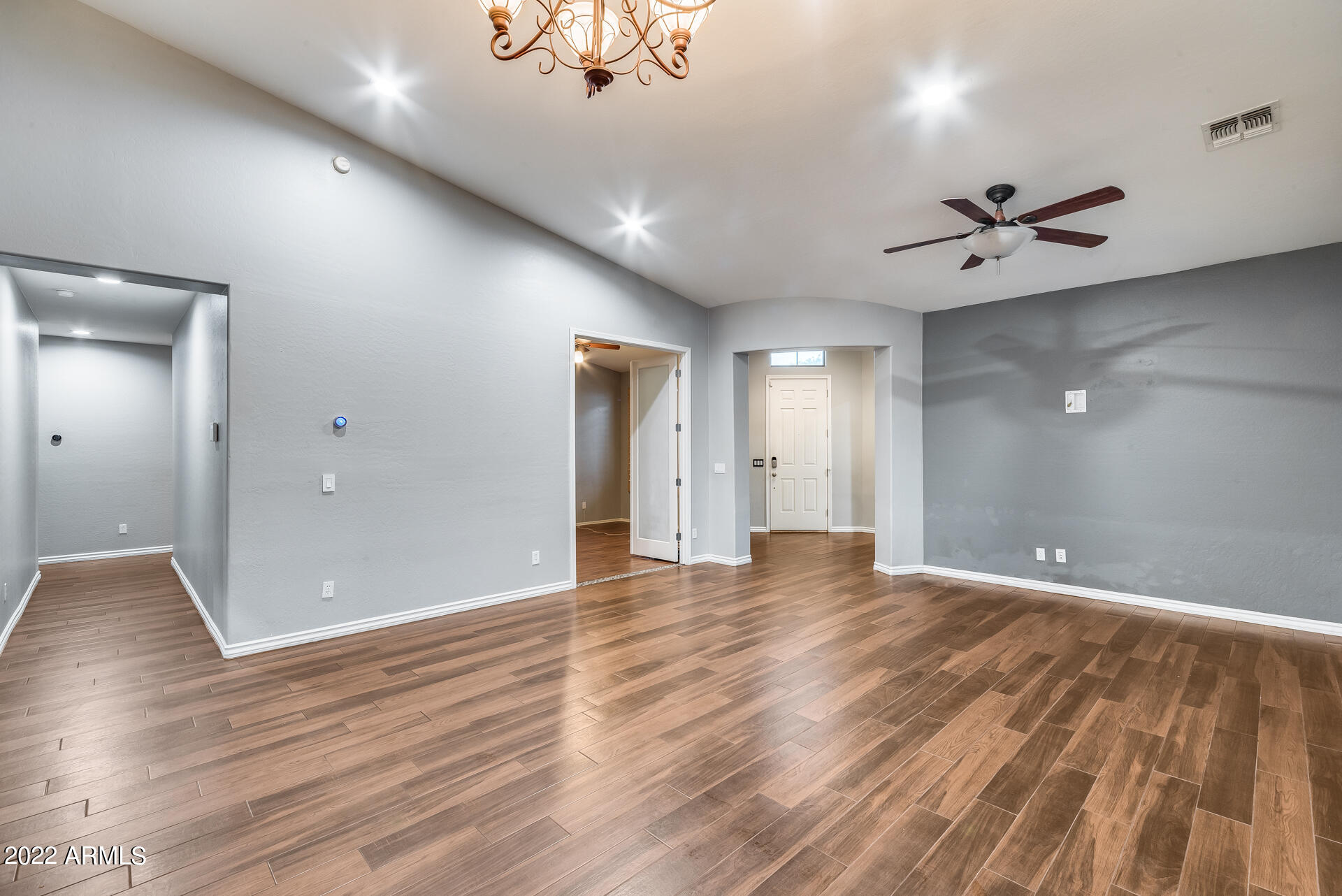 2233 West Harwell Rd. Phoenix, AZ 85041 - Photo 8 of 63 13