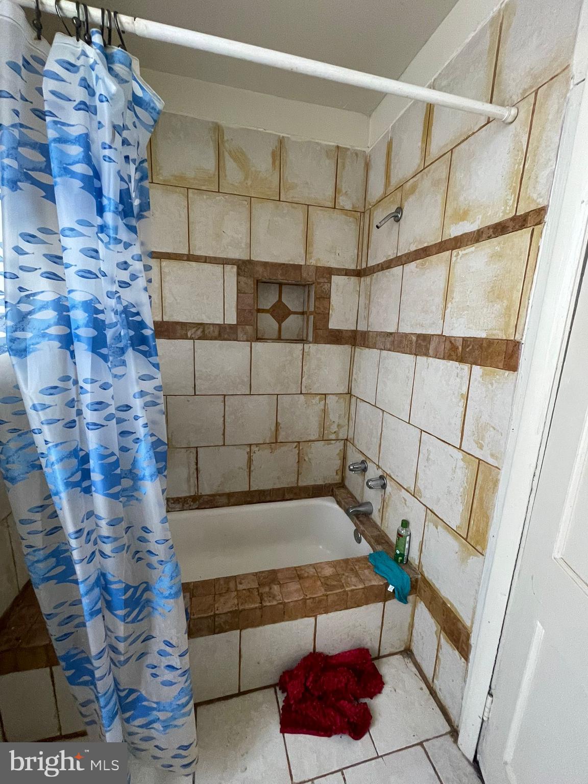 5809 Chew Avenue Philadelphia, PA 19138 - Photo 19 of 29 a bathroom with a shower