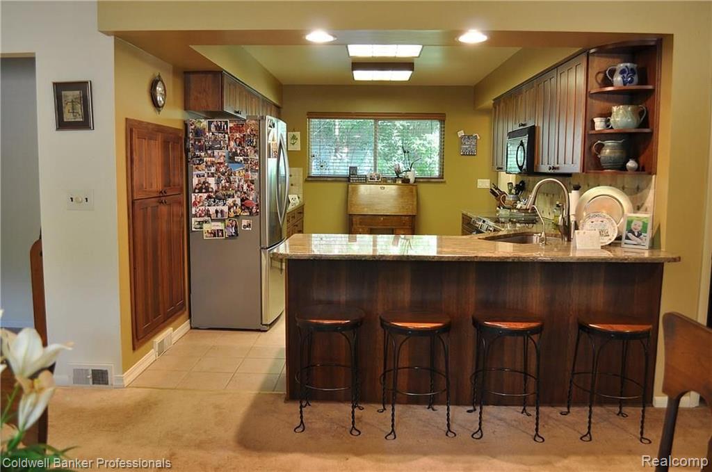 295 Red Oak Lane Rochester Hills, MI 48307 - Photo 15 of 39