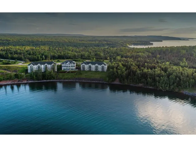 $475,000 | 1412 Burlington Road, Unit 1, Two Harbors, MN 55616