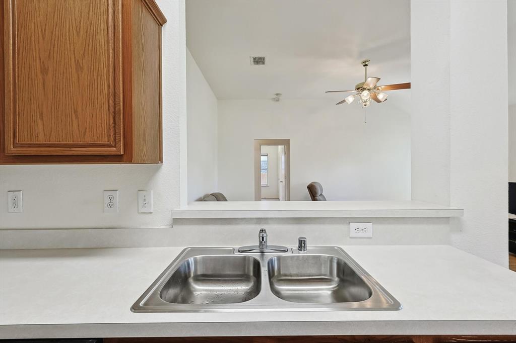 5424 Elk Ridge Drive Watauga, TX 76137 - Photo 11 of 40