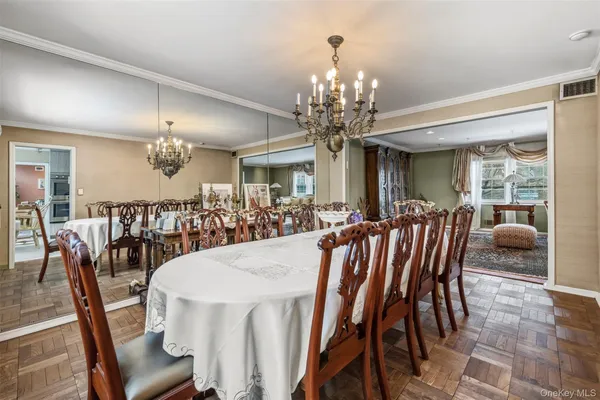 $2,257,770 | 8 Pine Drive, Great Neck, NY 11021