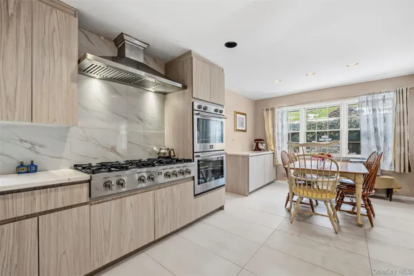 $2,257,770 | 8 Pine Drive, Great Neck, NY 11021