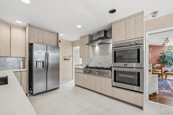 $2,257,770 | 8 Pine Drive, Great Neck, NY 11021
