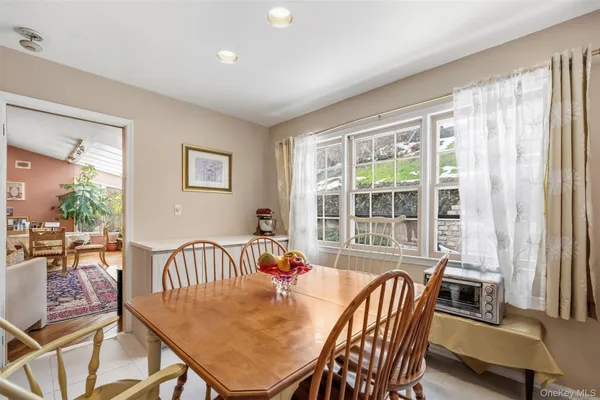 $2,257,770 | 8 Pine Drive, Great Neck, NY 11021